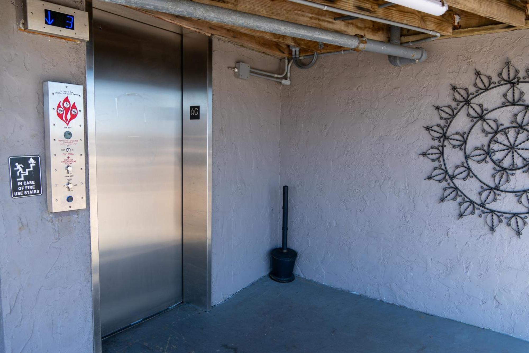Sea Watch Inn At The Landing Garden City Exterior photo