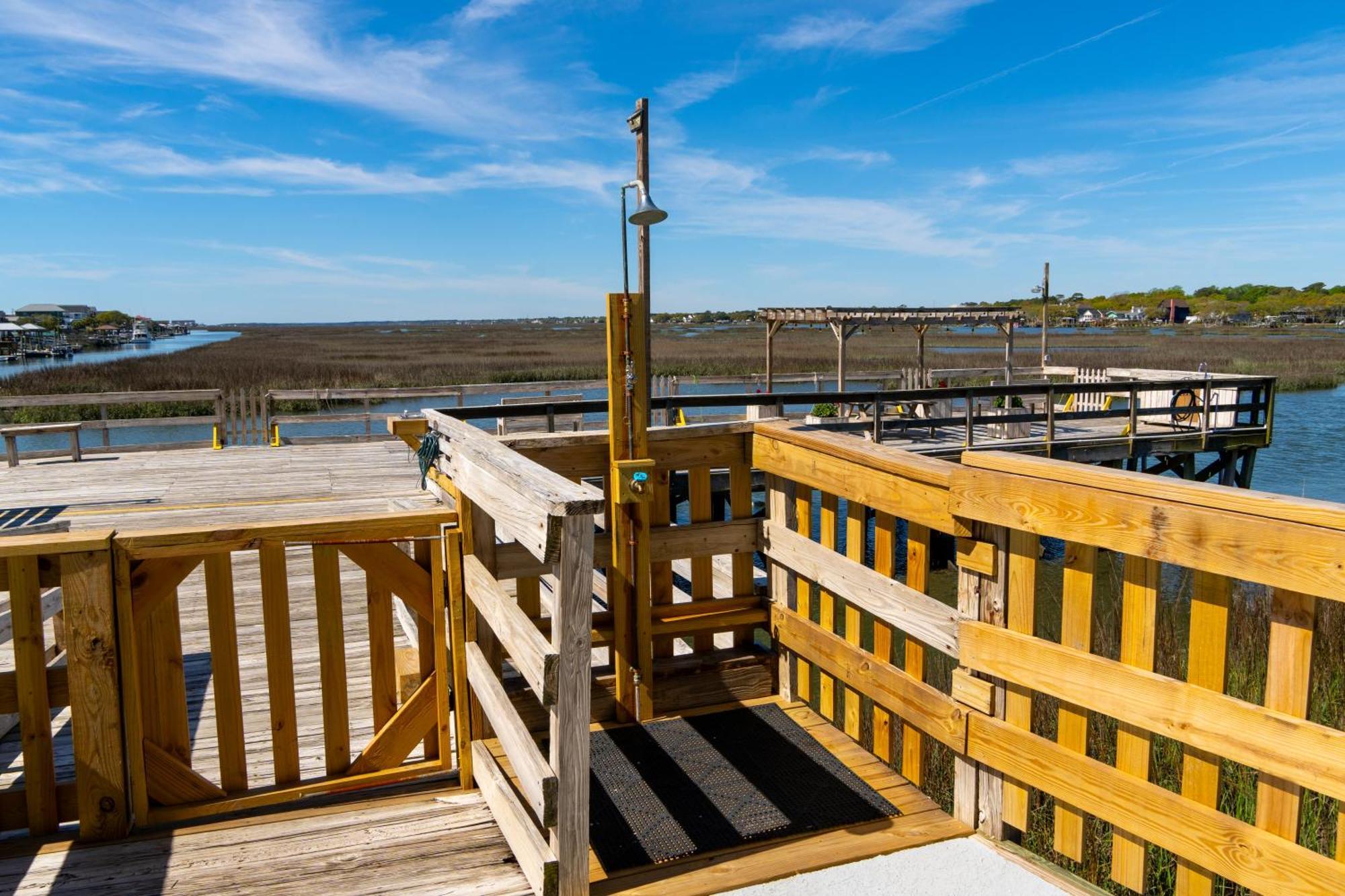 Sea Watch Inn At The Landing Garden City Exterior photo