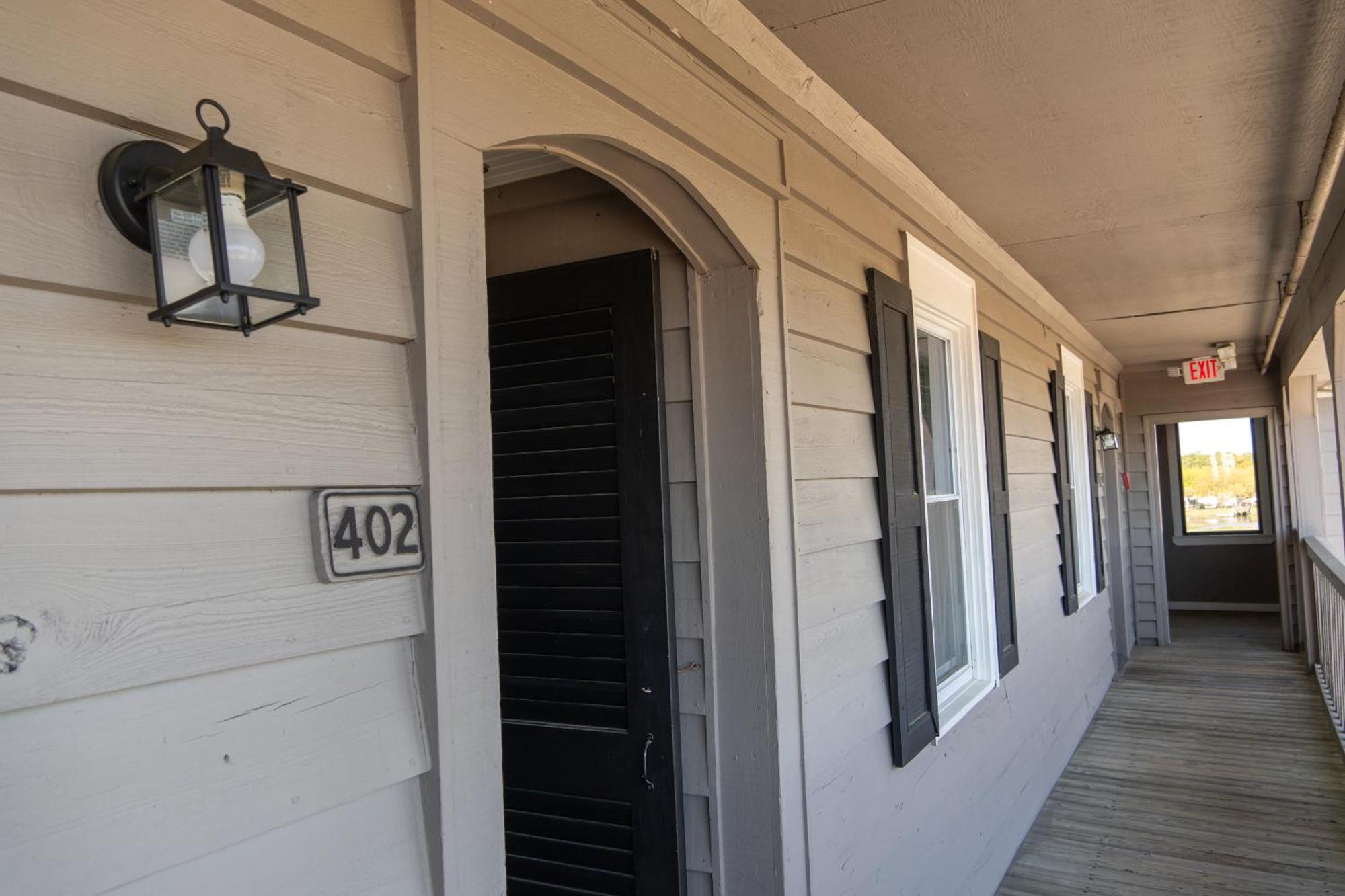 Sea Watch Inn At The Landing Garden City Exterior photo